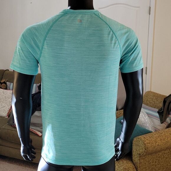 BRAND NEW SEAMLESS PERFORMANCE LAYER 8 QWICK-DRY T-SHIRT - Picture 5 of 15
